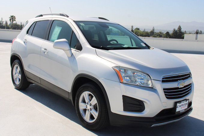 Used 2016 Chevrolet Trax LT FWD image 2