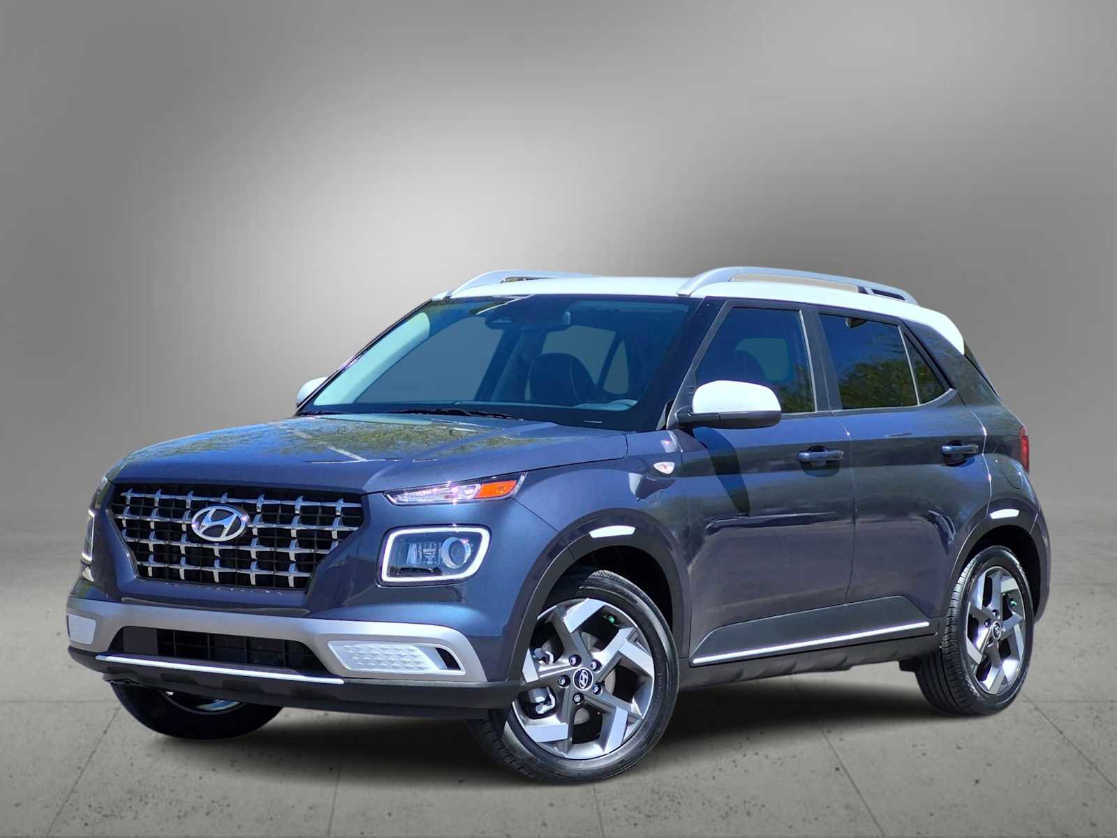 Used 2024 Hyundai Venue Limited FWD image 1