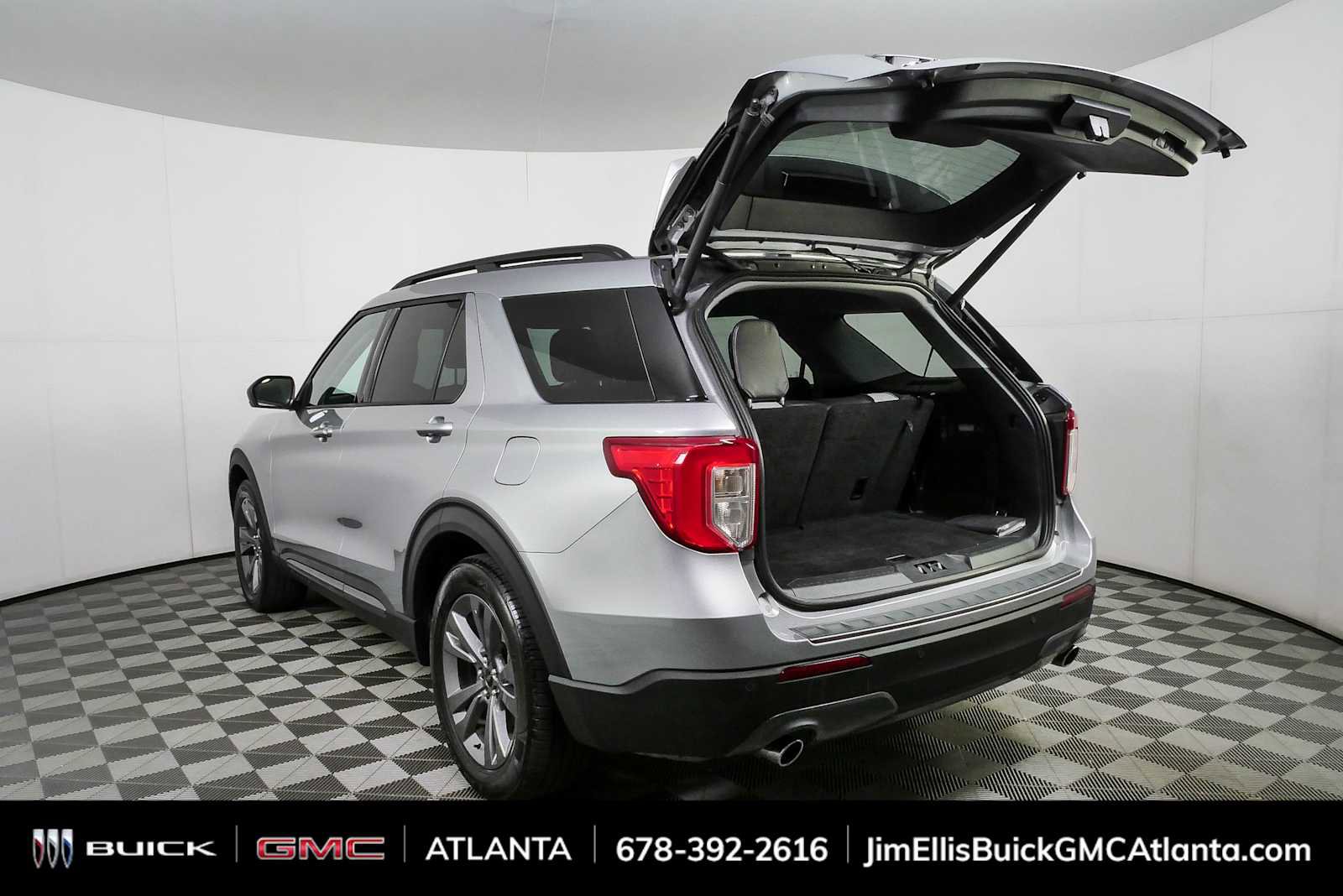 Used 2021 Ford Explorer XLT w/ Equipment Group 202A RWD image 32