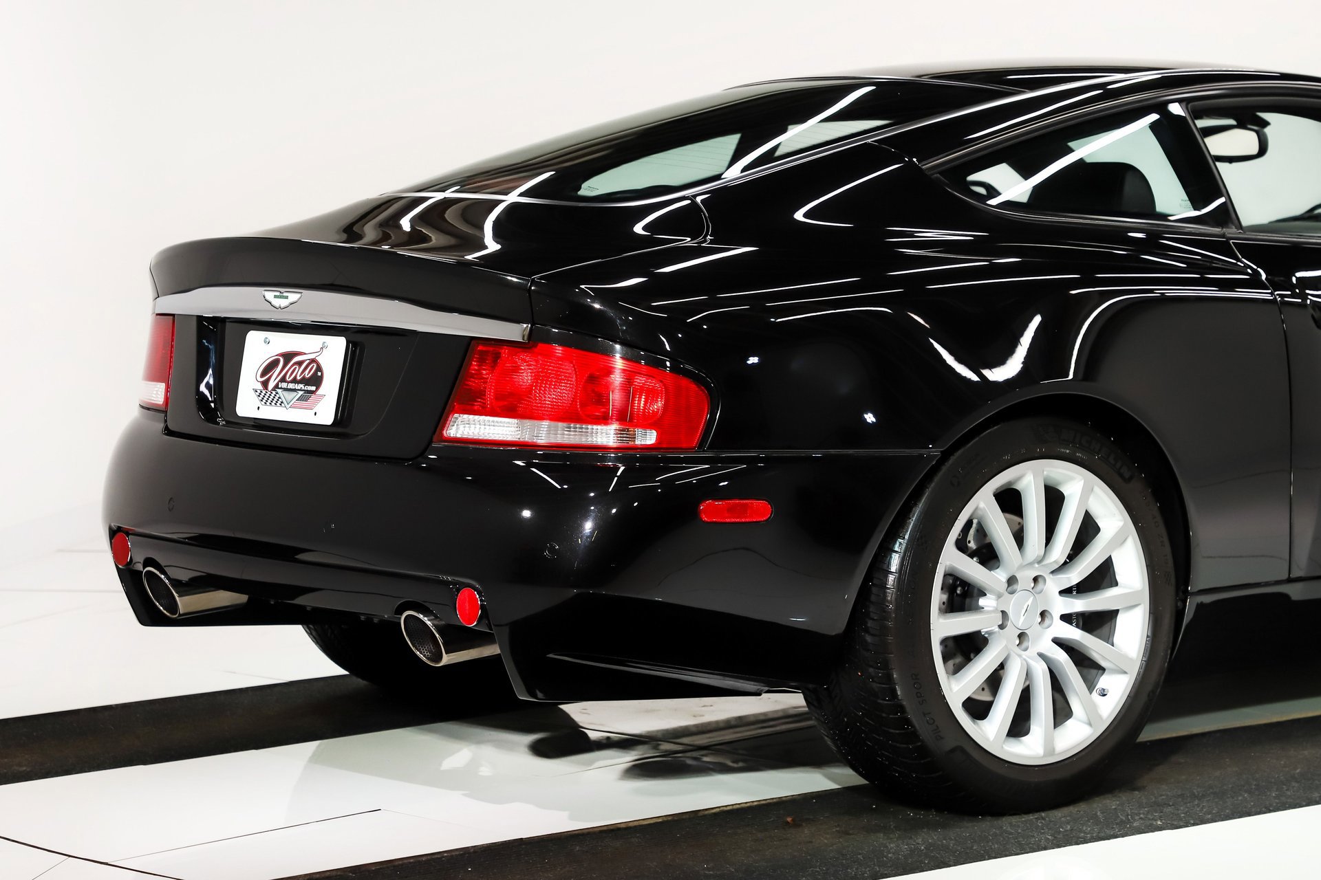 Used 2003 Aston Martin Vanquish image 16