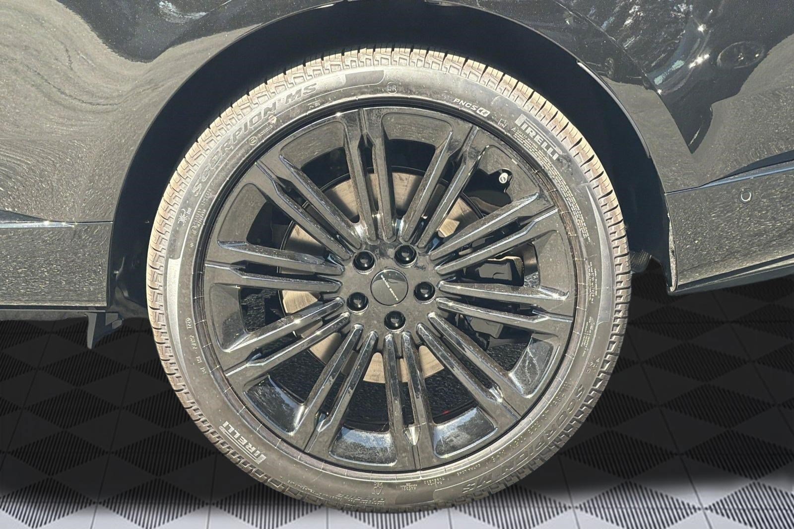 New 2026 Land Rover Range Rover SV AWD/4WD image 13