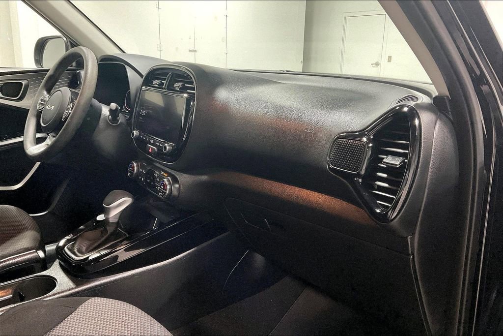 Used 2023 Kia Soul S image 19