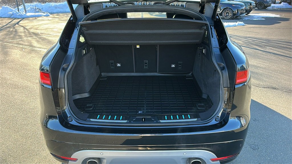 Used 2018 Jaguar F-PACE S image 25