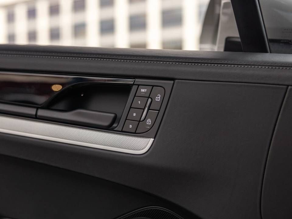 Certified 2026 Porsche Cayenne AWD/4WD image 35