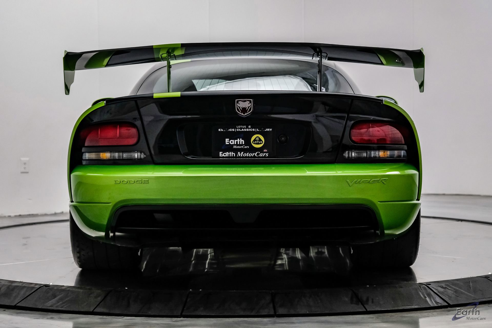 Used 2010 Dodge Viper ACR RWD image 12