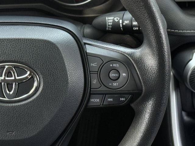 Certified 2025 Toyota RAV4 XLE FWD image 15