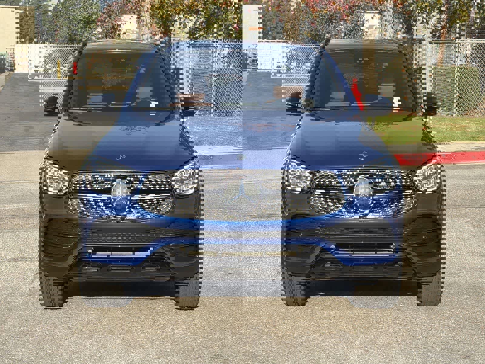 Used 2022 Mercedes-Benz GLC 300 image 2