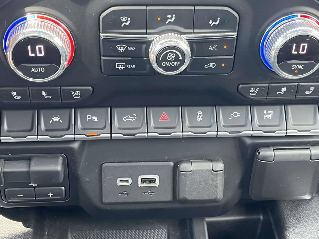 Used 2022 GMC Sierra 1500 SLT w/ SLT Premium Plus Package AWD/4WD image 36