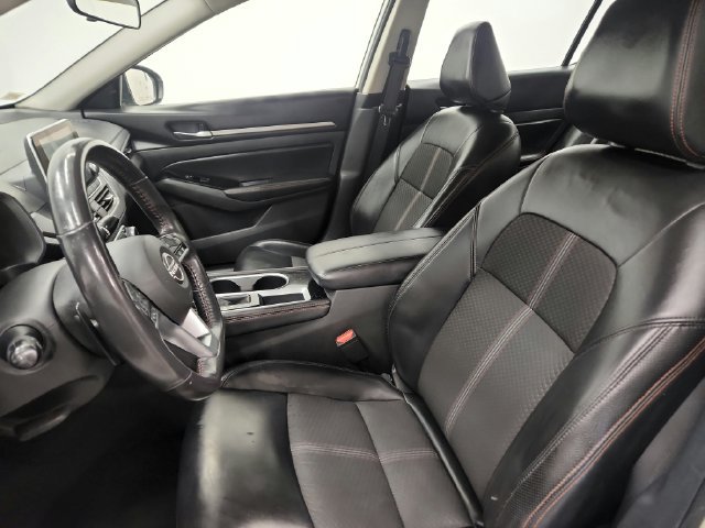 Used 2024 Nissan Altima 2.5 SR FWD image 14
