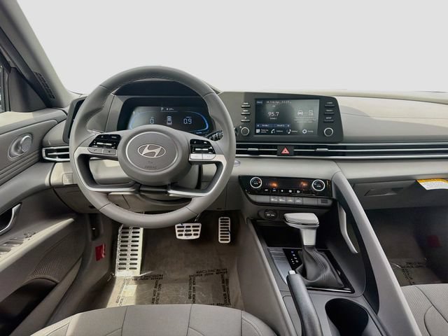 Certified 2026 Hyundai Elantra Sport FWD image 21