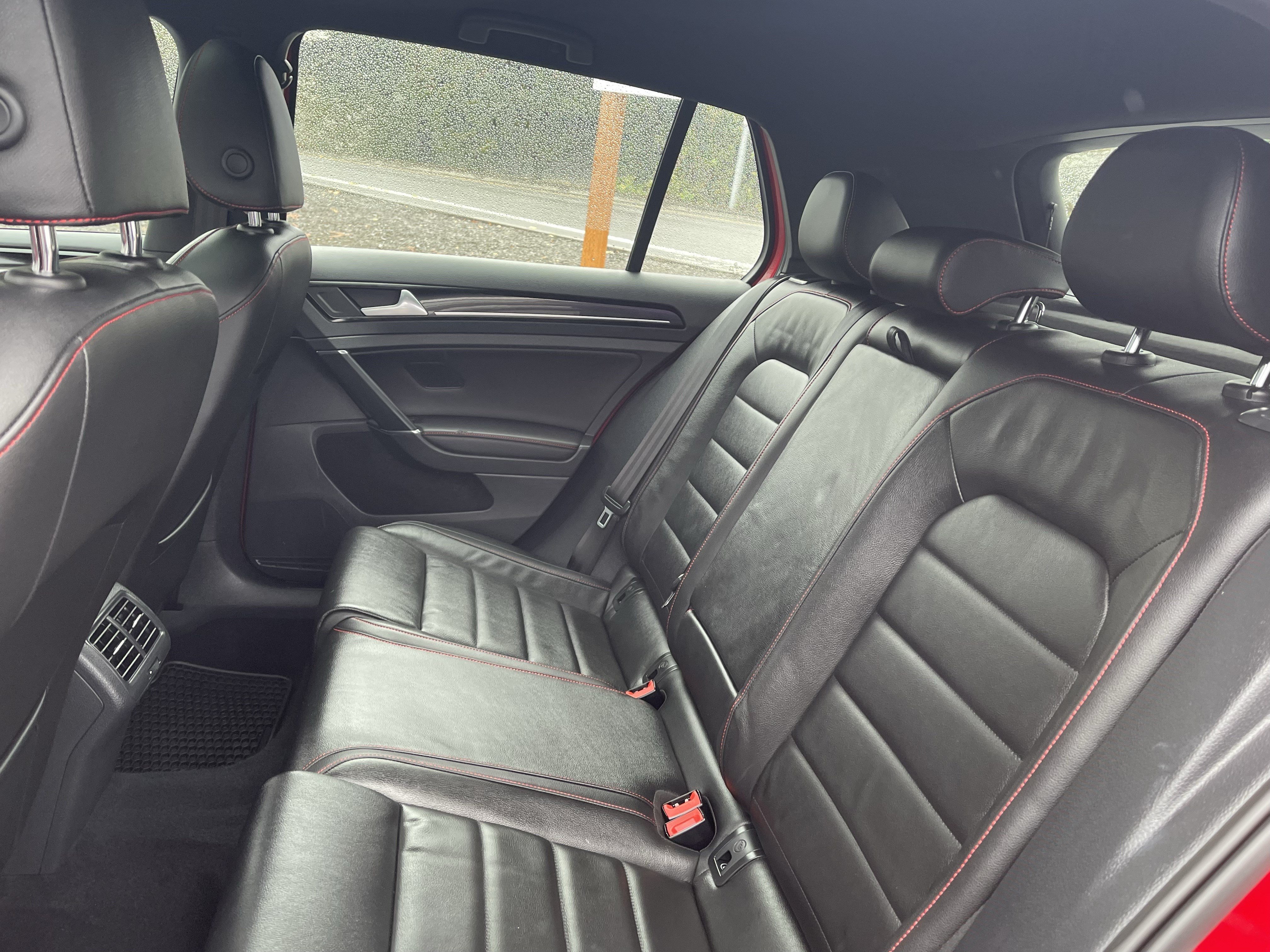 Used 2016 Volkswagen GTI SE w/ Driver Assistance Package FWD image 15