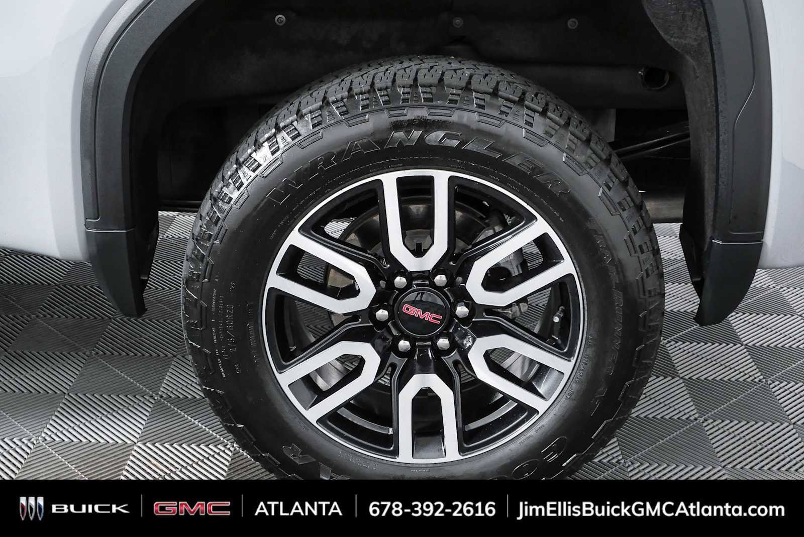 Used 2024 GMC Sierra 1500 AT4 w/ AT4 Premium Package AWD/4WD image 35