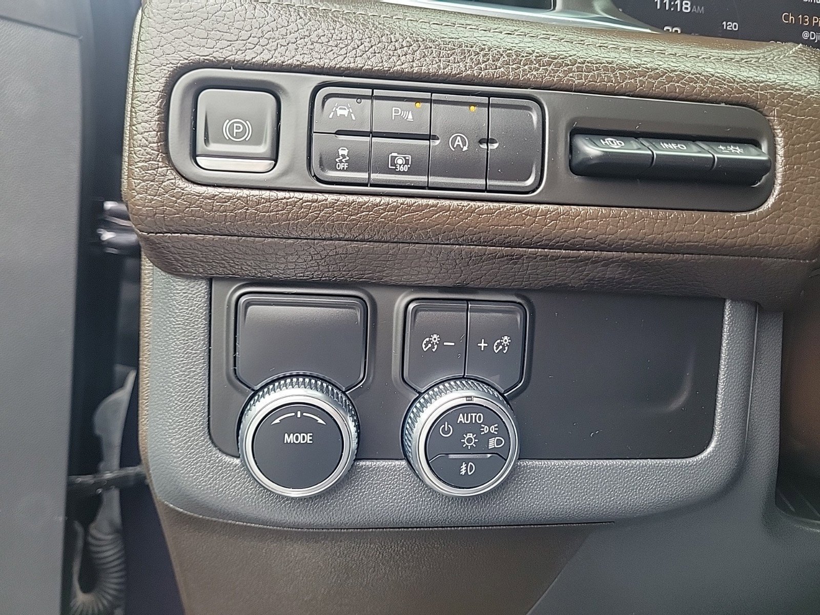 Used 2023 GMC Yukon Denali RWD image 25