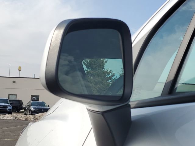 Used 2022 Chevrolet Trax LT w/ LT Convenience Package image 34