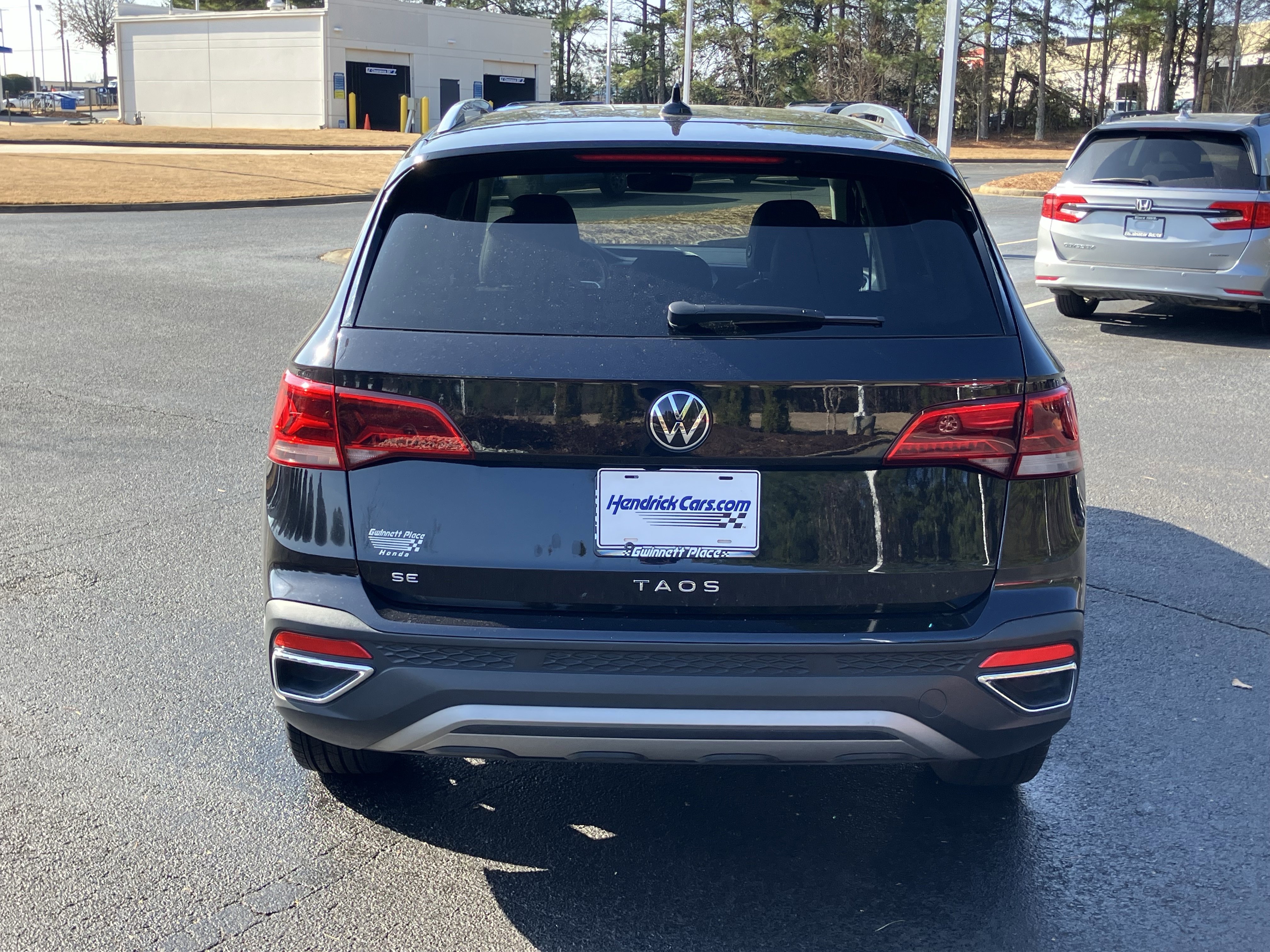 Used 2024 Volkswagen Taos SE image 9