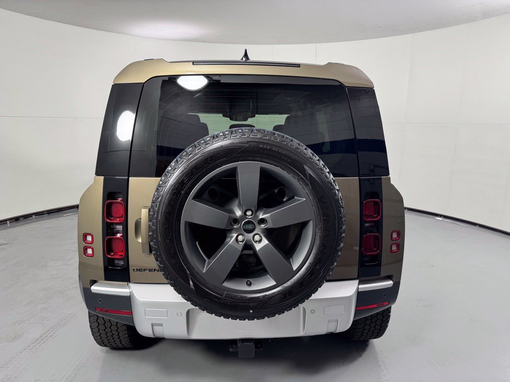 Used 2025 Land Rover Defender 110 S AWD/4WD image 8