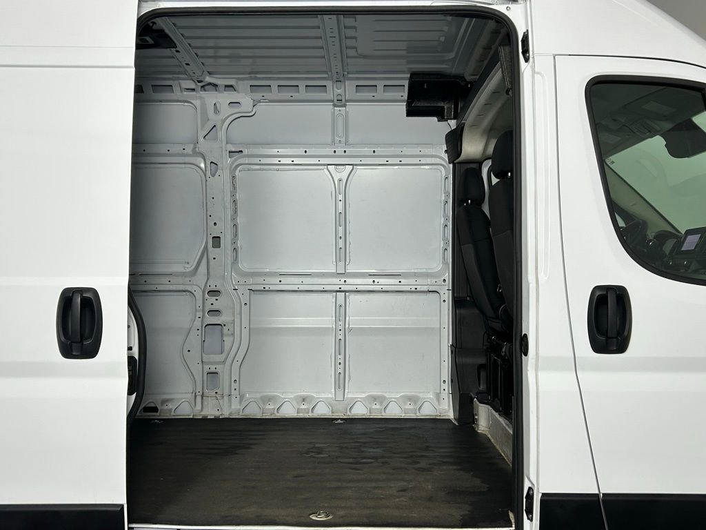 Used 2025 RAM ProMaster 2500 w/ Convenience Group FWD image 11