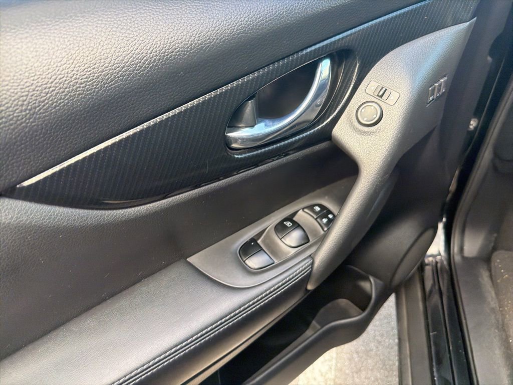 Used 2018 Nissan Rogue SL image 13