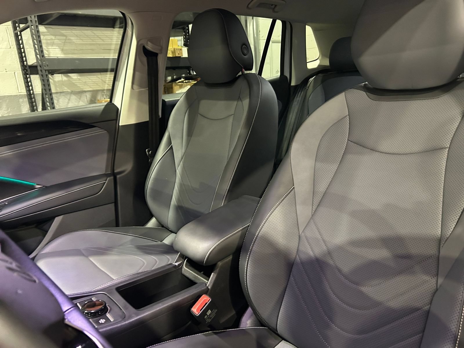 Used 2026 Volkswagen Tiguan SE FWD image 31