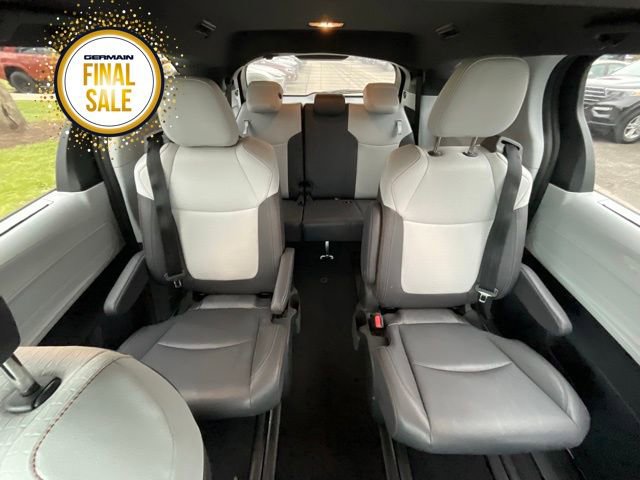 Used 2023 Toyota Sienna XSE image 11