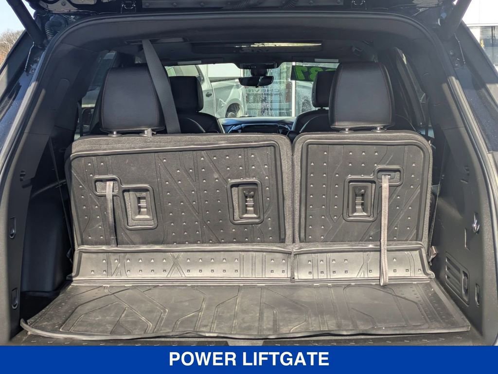 Certified 2023 Chevrolet Traverse RS image 45
