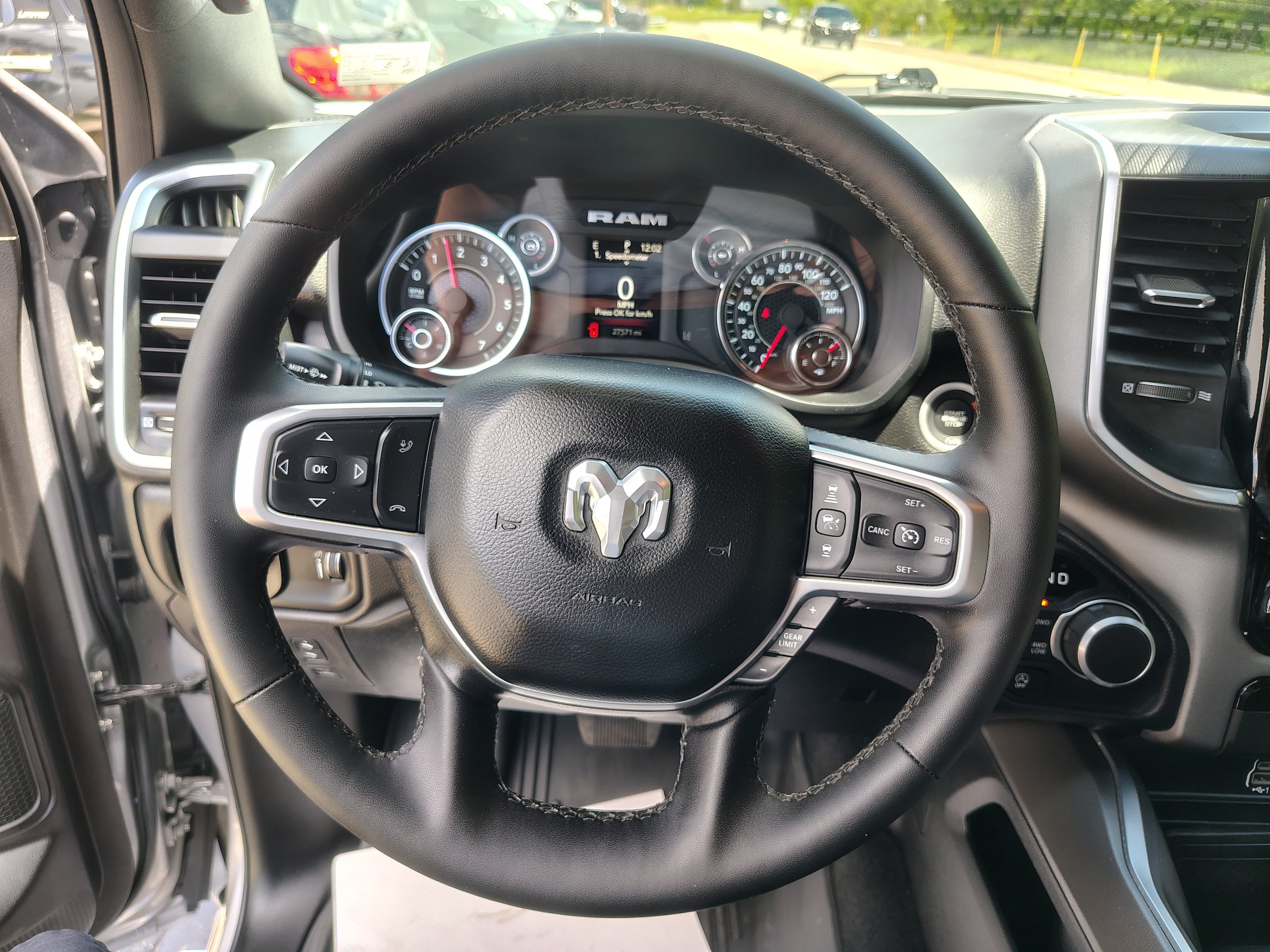 Used 2025 RAM 1500 Big Horn AWD/4WD image 28