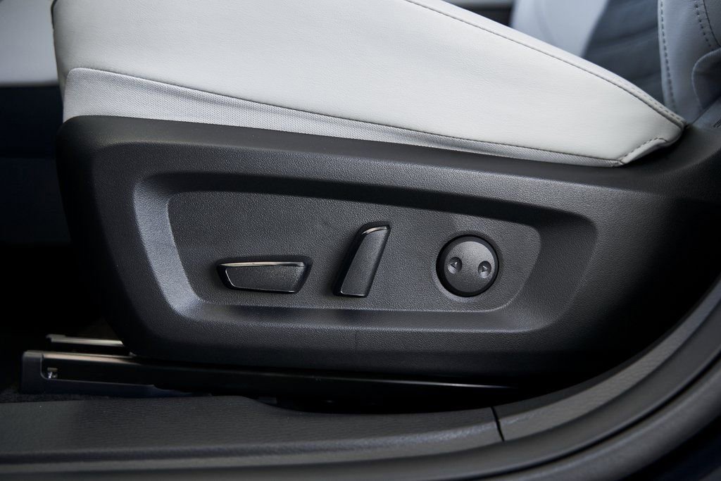 Used 2025 Mitsubishi Outlander SE FWD image 22