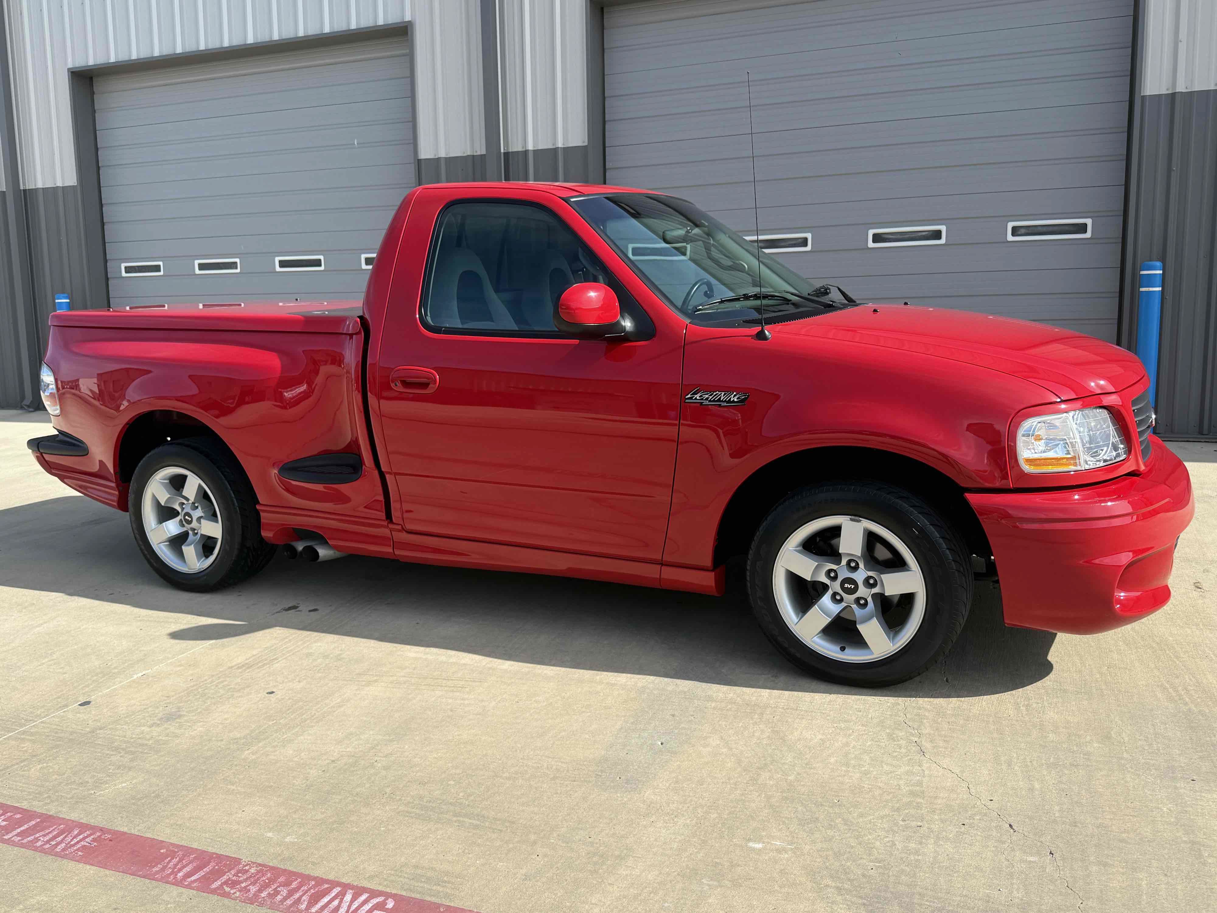 Used 2001 Ford F150 Lightning RWD image 33