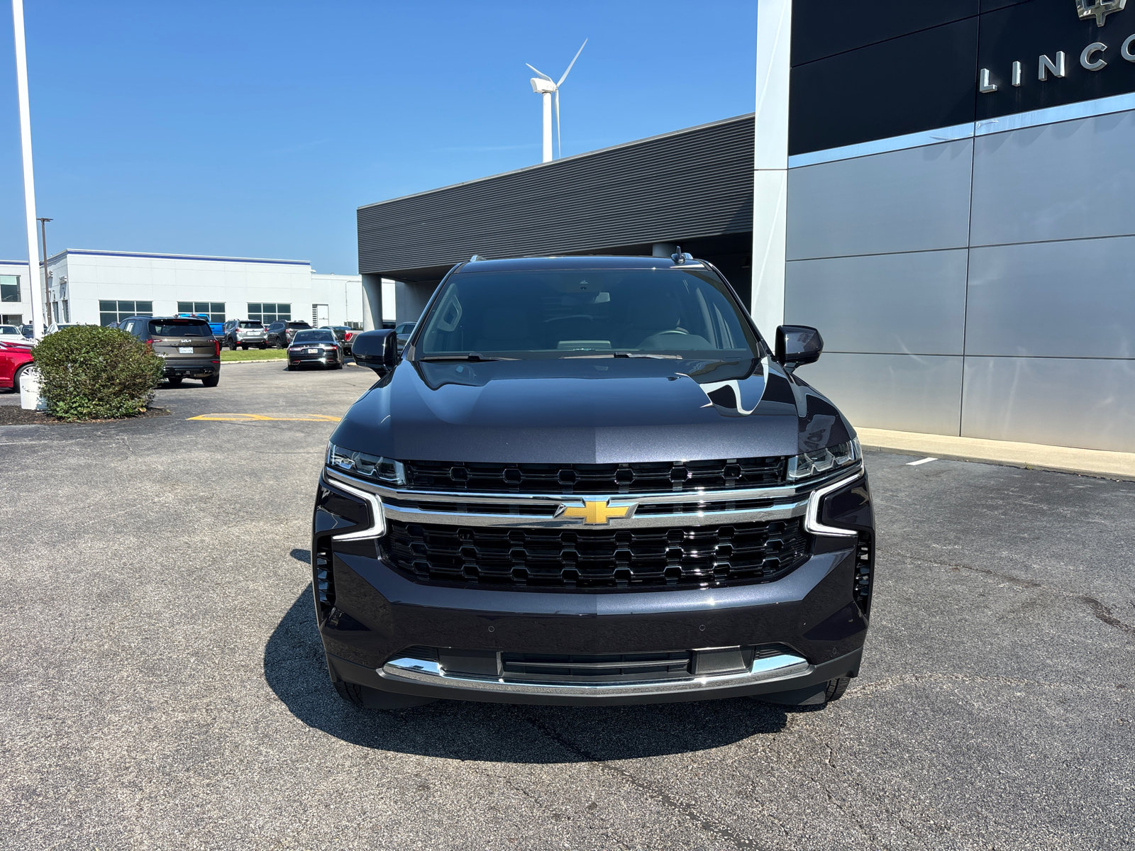 Used 2024 Chevrolet Suburban LS w/ Driver Alert Package AWD/4WD image 2