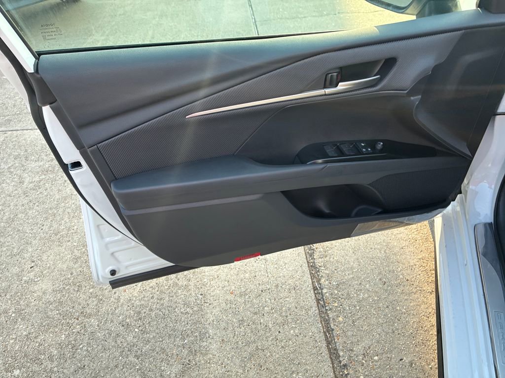 New 2026 Toyota Camry SE image 11