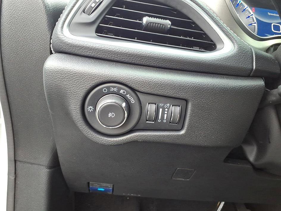 Used 2023 Chrysler Pacifica Limited w/ S Appearance Package image 28