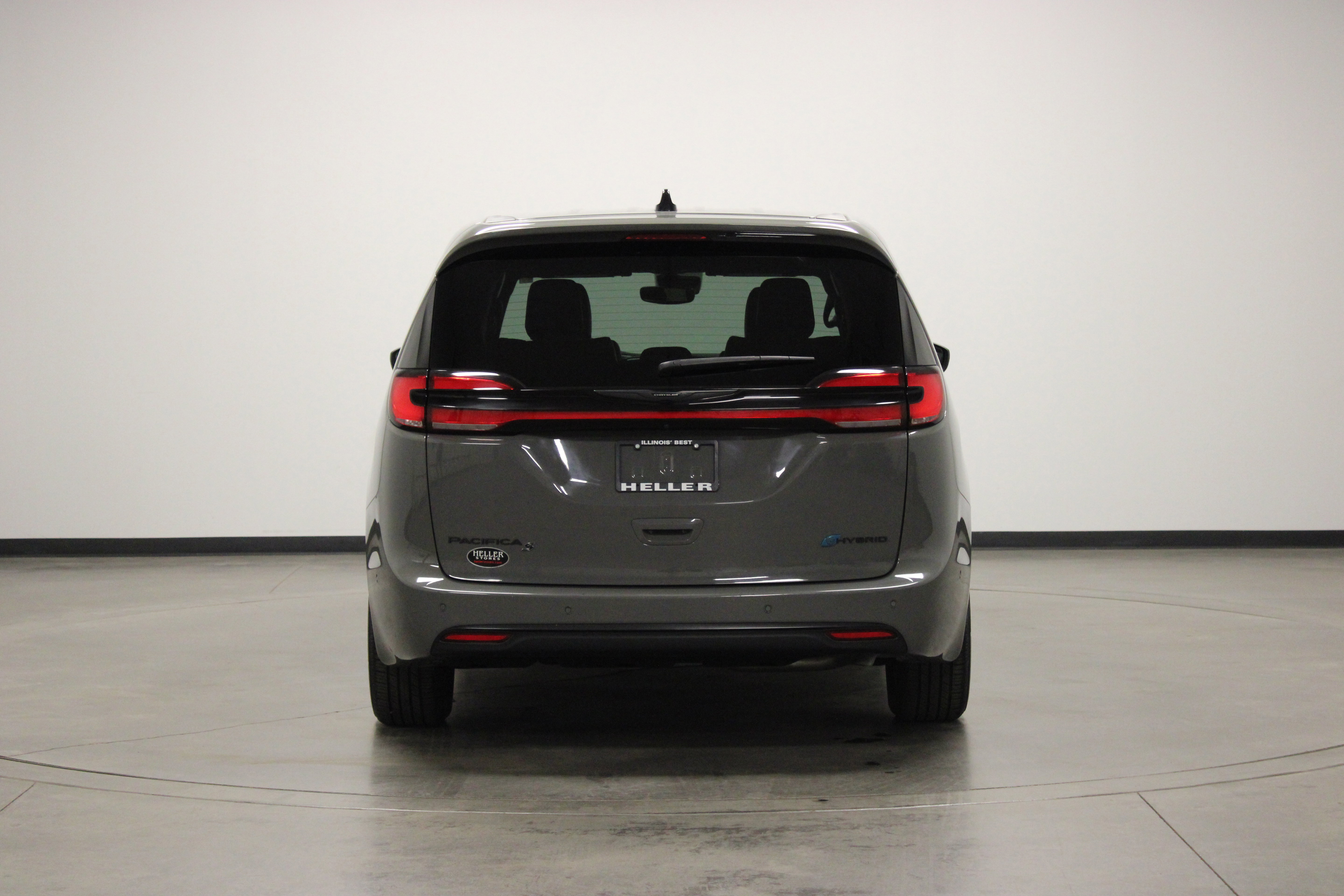 Used 2023 Chrysler Pacifica Touring-L w/ S Appearance Package FWD image 7
