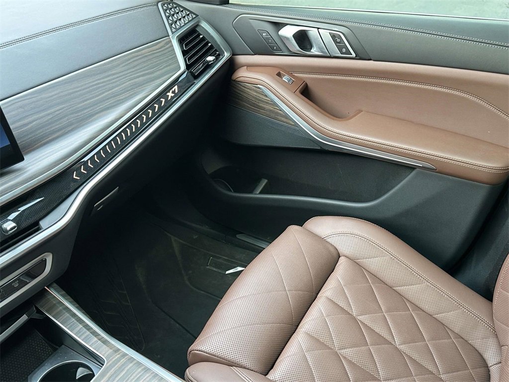 Used 2023 BMW X7 xDrive40i w/ Parking Assistance Package image 29