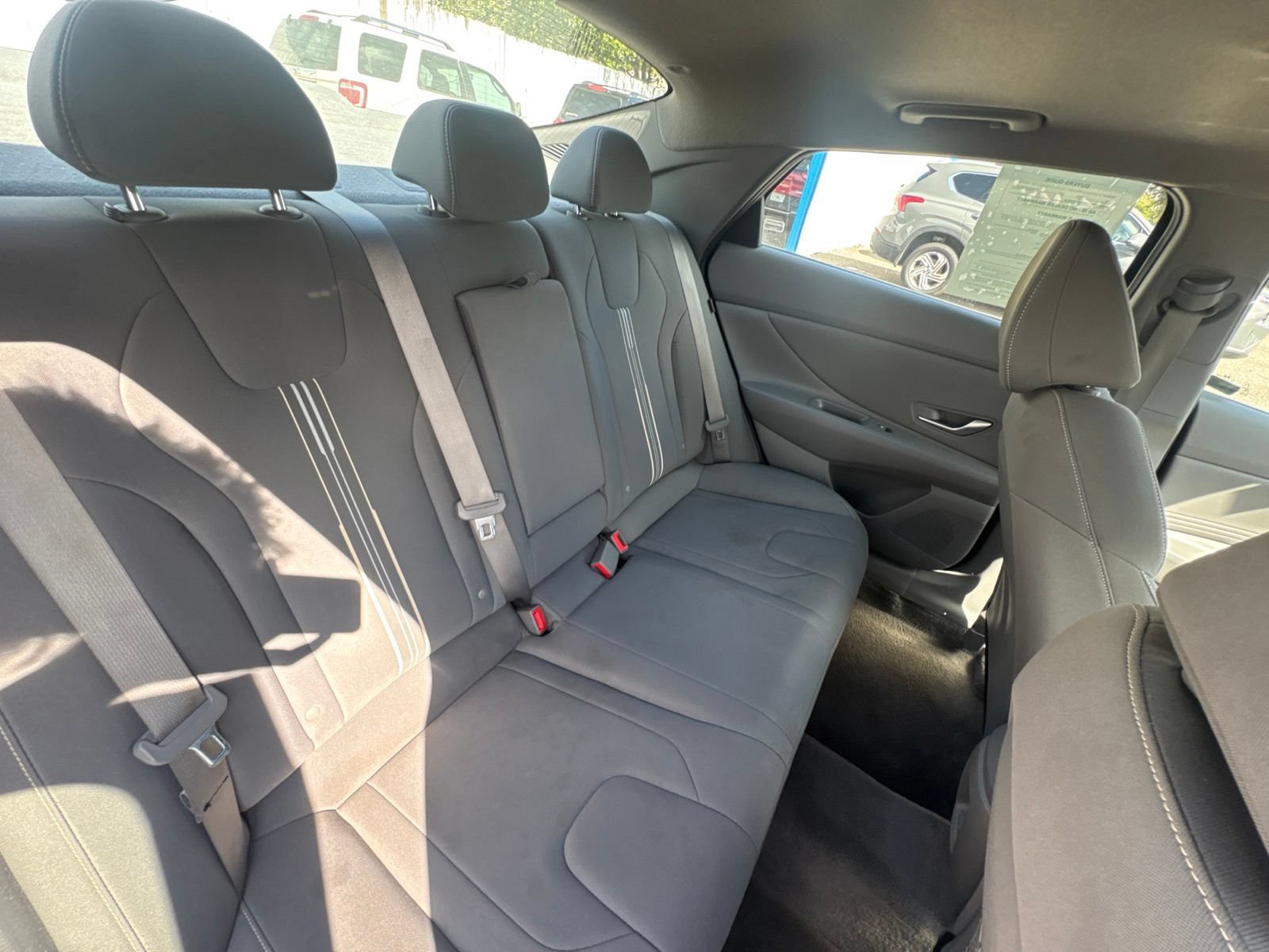 Used 2025 Hyundai Elantra SEL FWD image 19