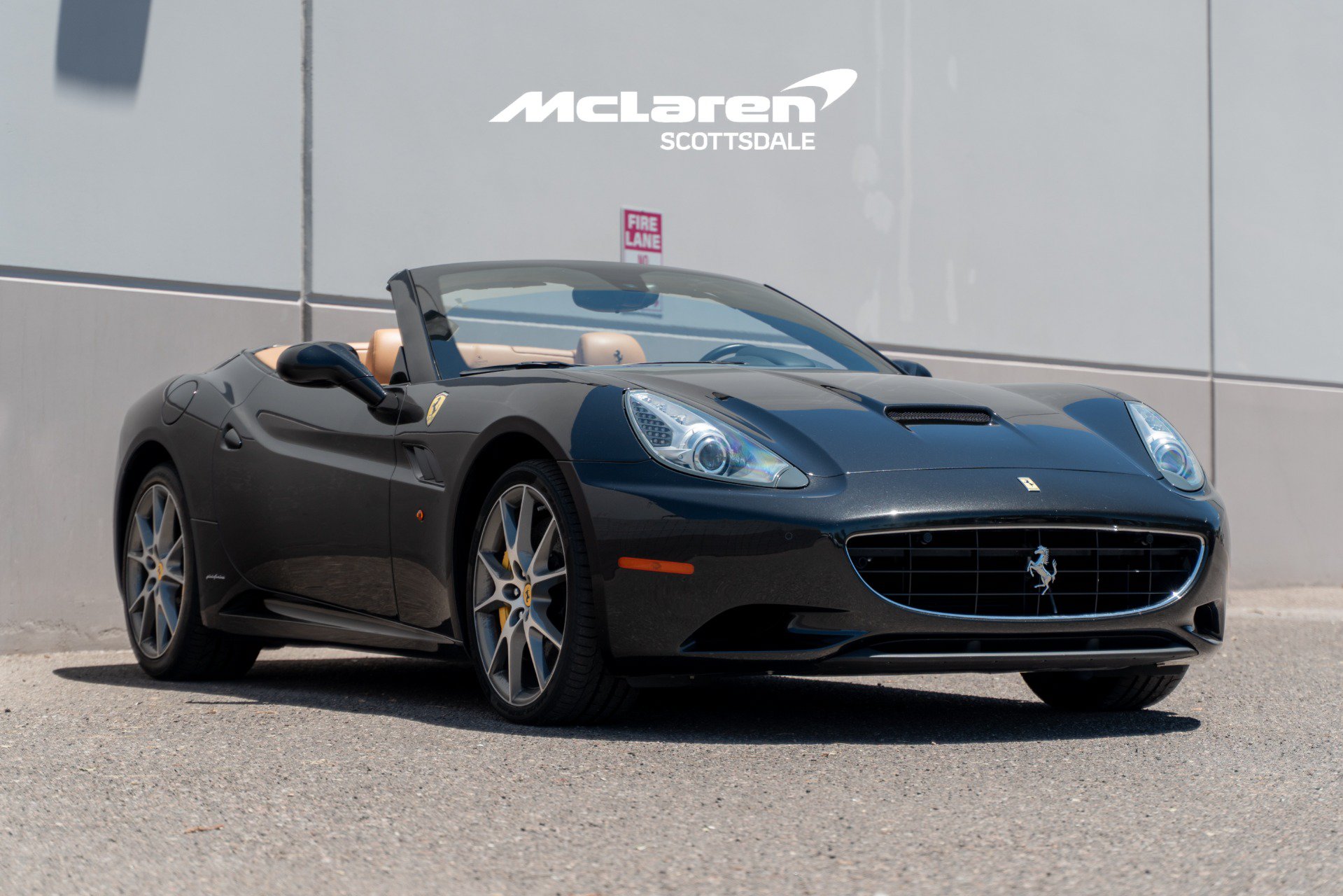 Used 2014 Ferrari California RWD image 9