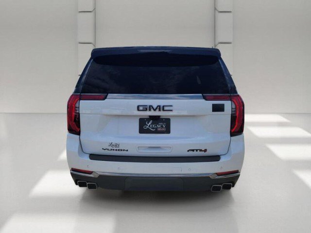 Used 2025 GMC Yukon AT4 w/ AT4 Premium Package AWD/4WD image 5