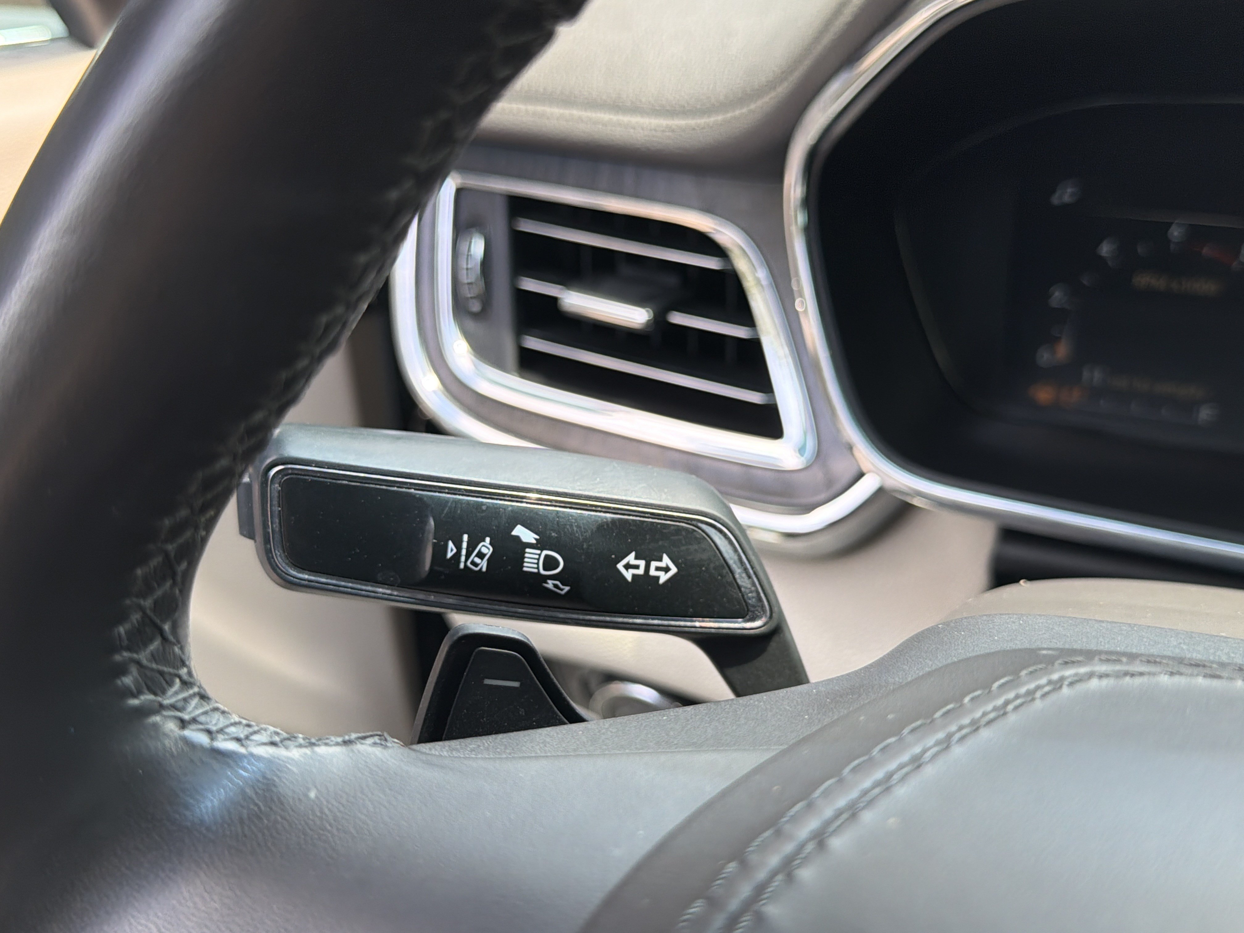 Used 2019 Lincoln Continental Select FWD image 32