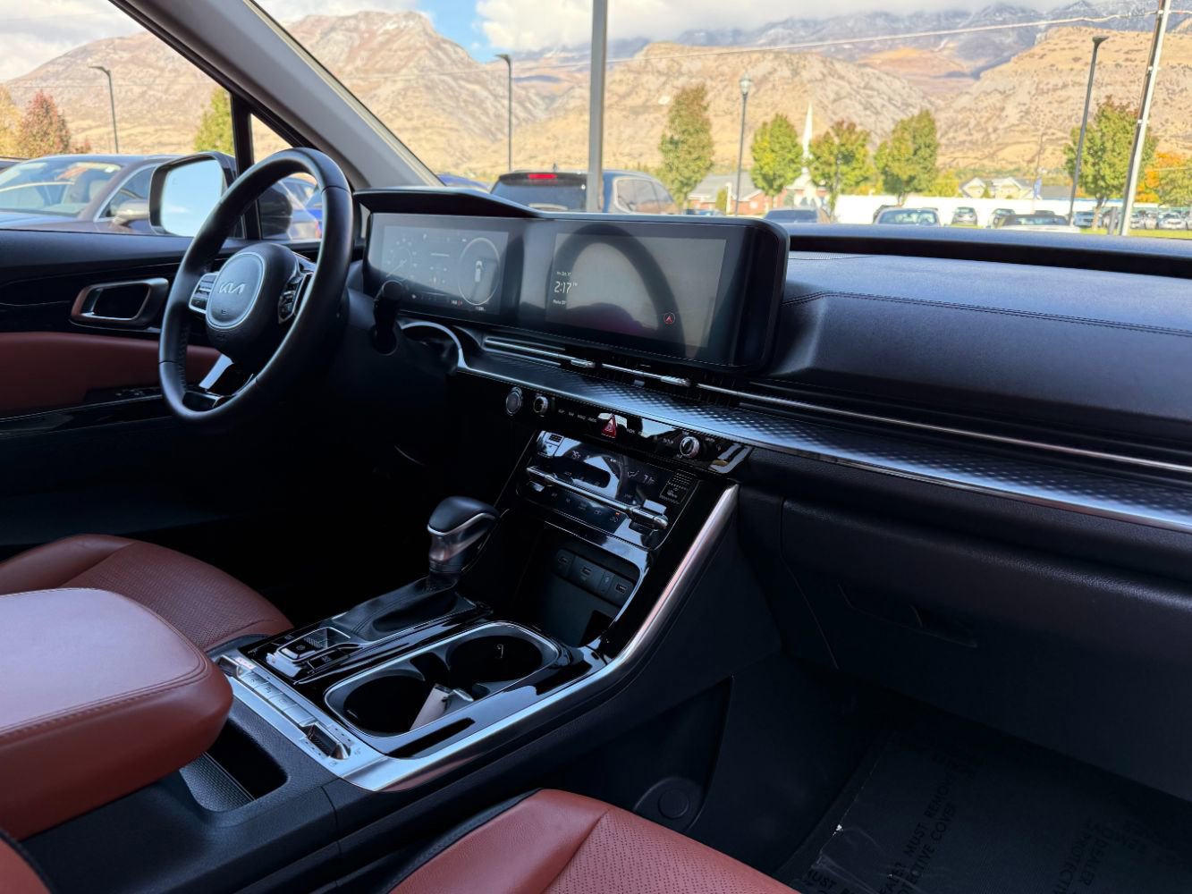 Used 2024 Kia Carnival SX Prestige image 12