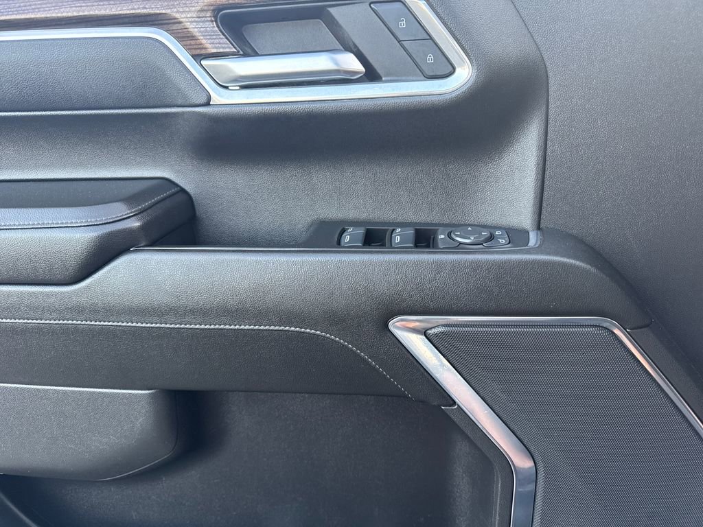 Used 2025 Chevrolet Silverado 1500 LT image 23