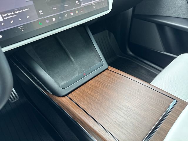 Used 2023 Tesla Model X image 31