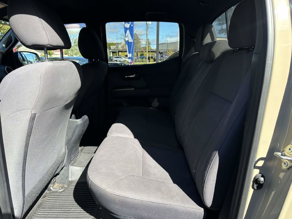 Used 2019 Toyota Tacoma TRD Off-Road AWD/4WD image 12