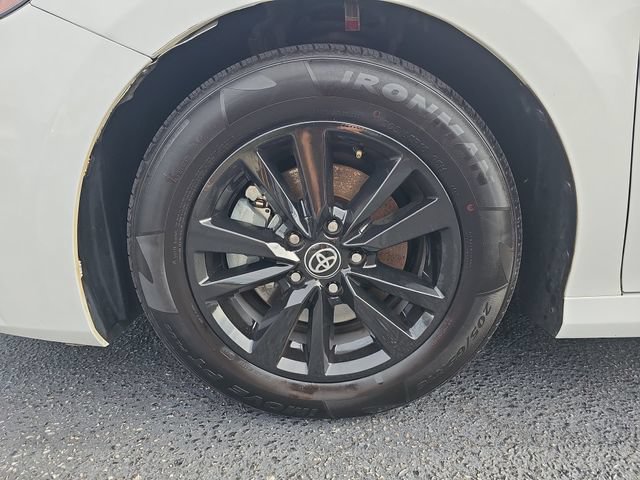 Used 2025 Toyota Camry LE FWD image 34