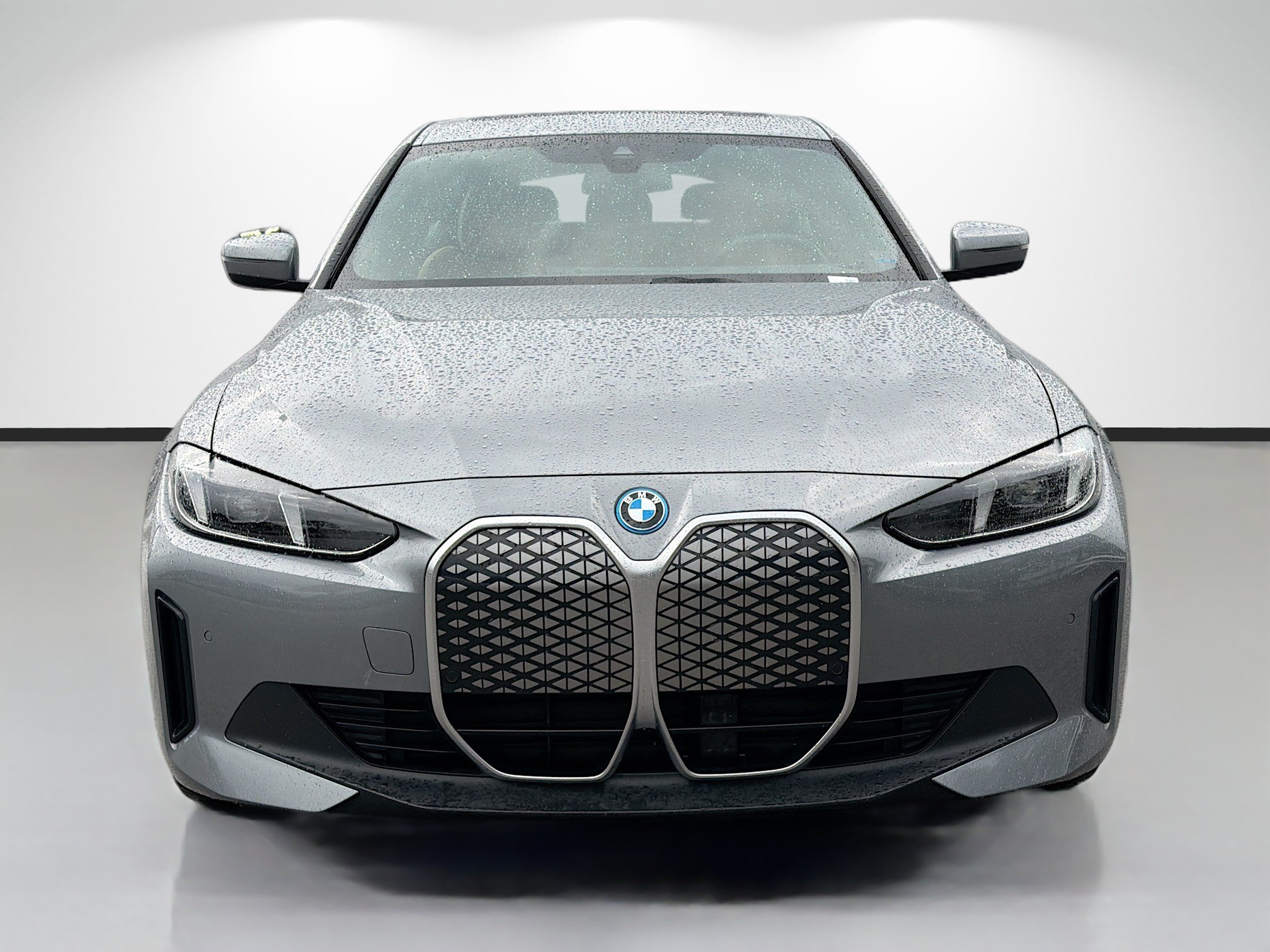 Used 2025 BMW i4 eDrive40 RWD image 8