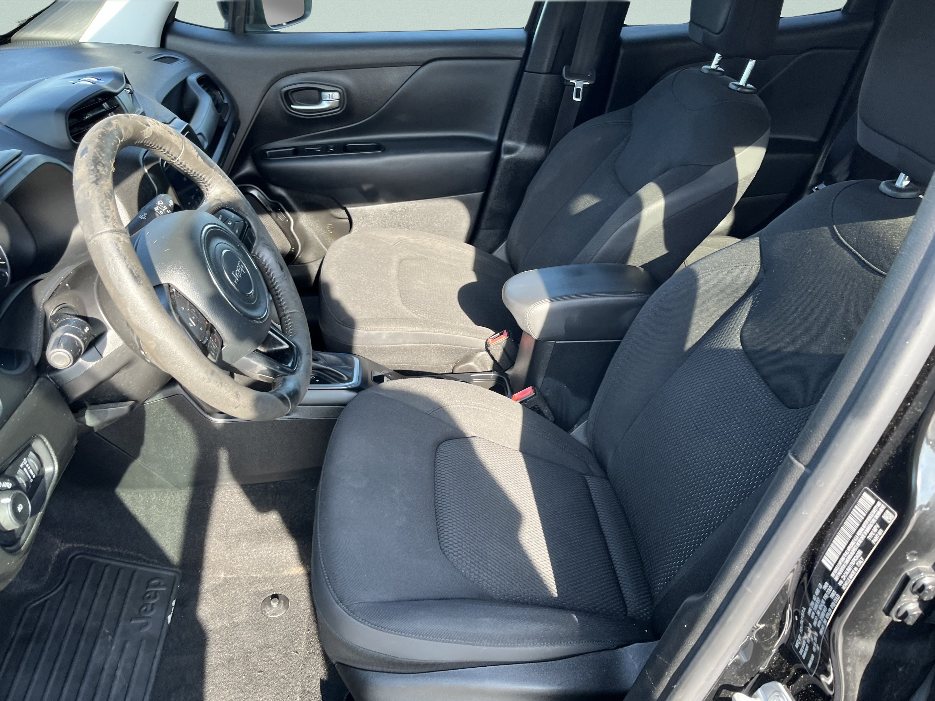 Used 2019 Jeep Renegade Altitude w/ Quick Order Package 22M AWD/4WD image 10