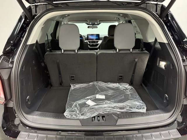 Used 2026 Ford Explorer Active w/ Active Comfort Package RWD image 31