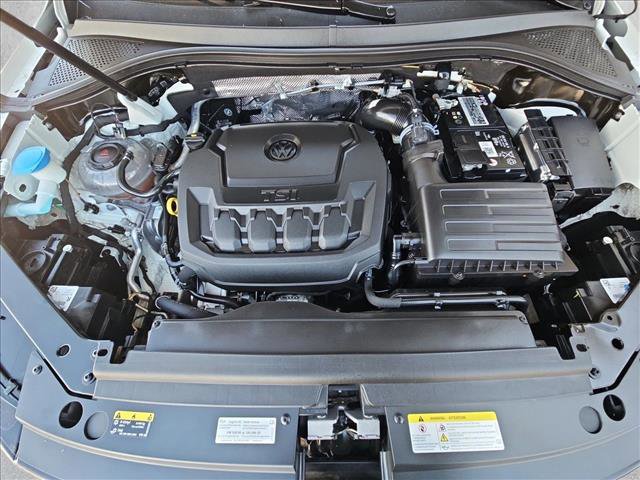 Used 2023 Volkswagen Tiguan SE R-Line image 29