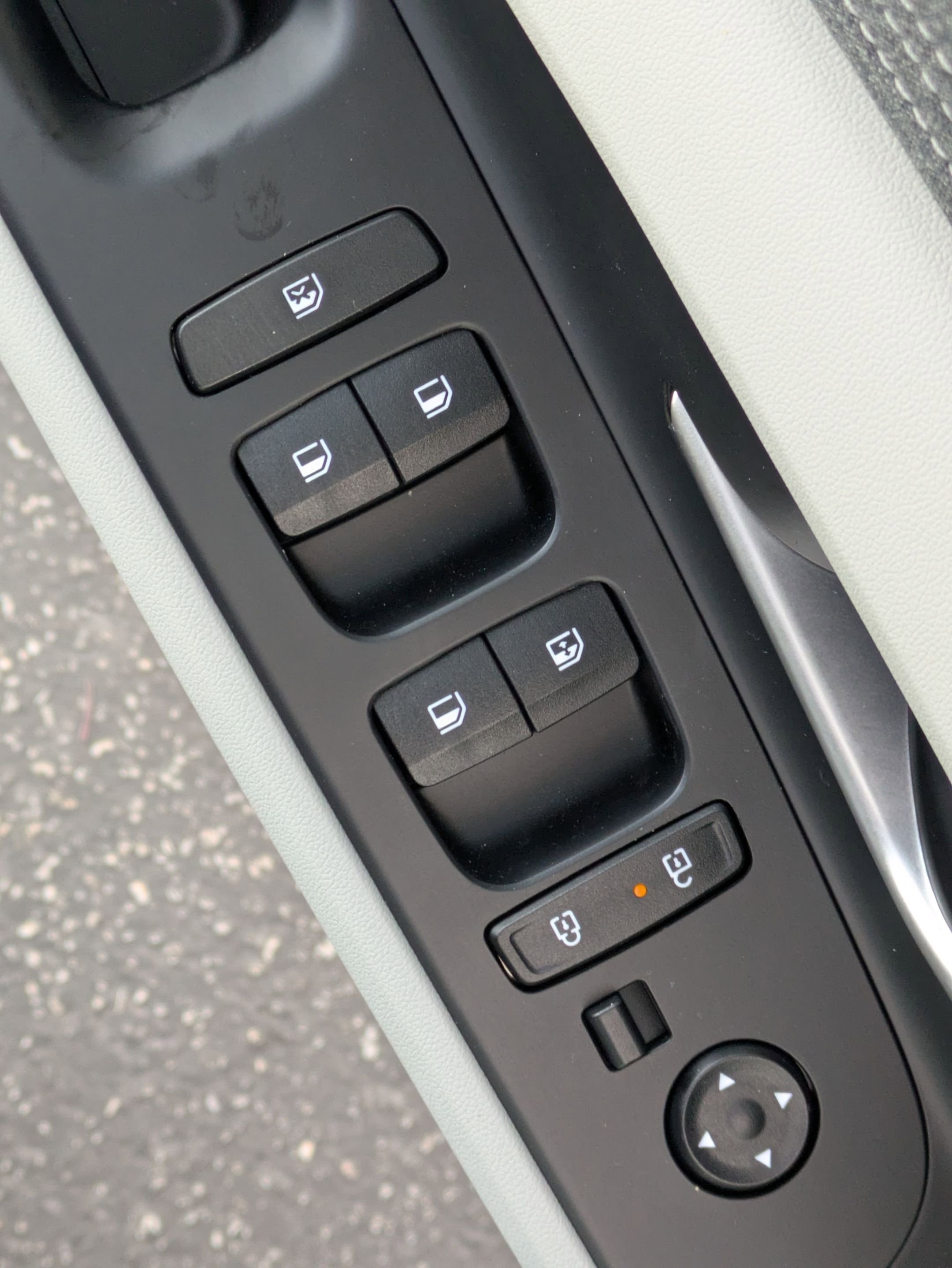 New 2025 Hyundai Elantra Limited image 13