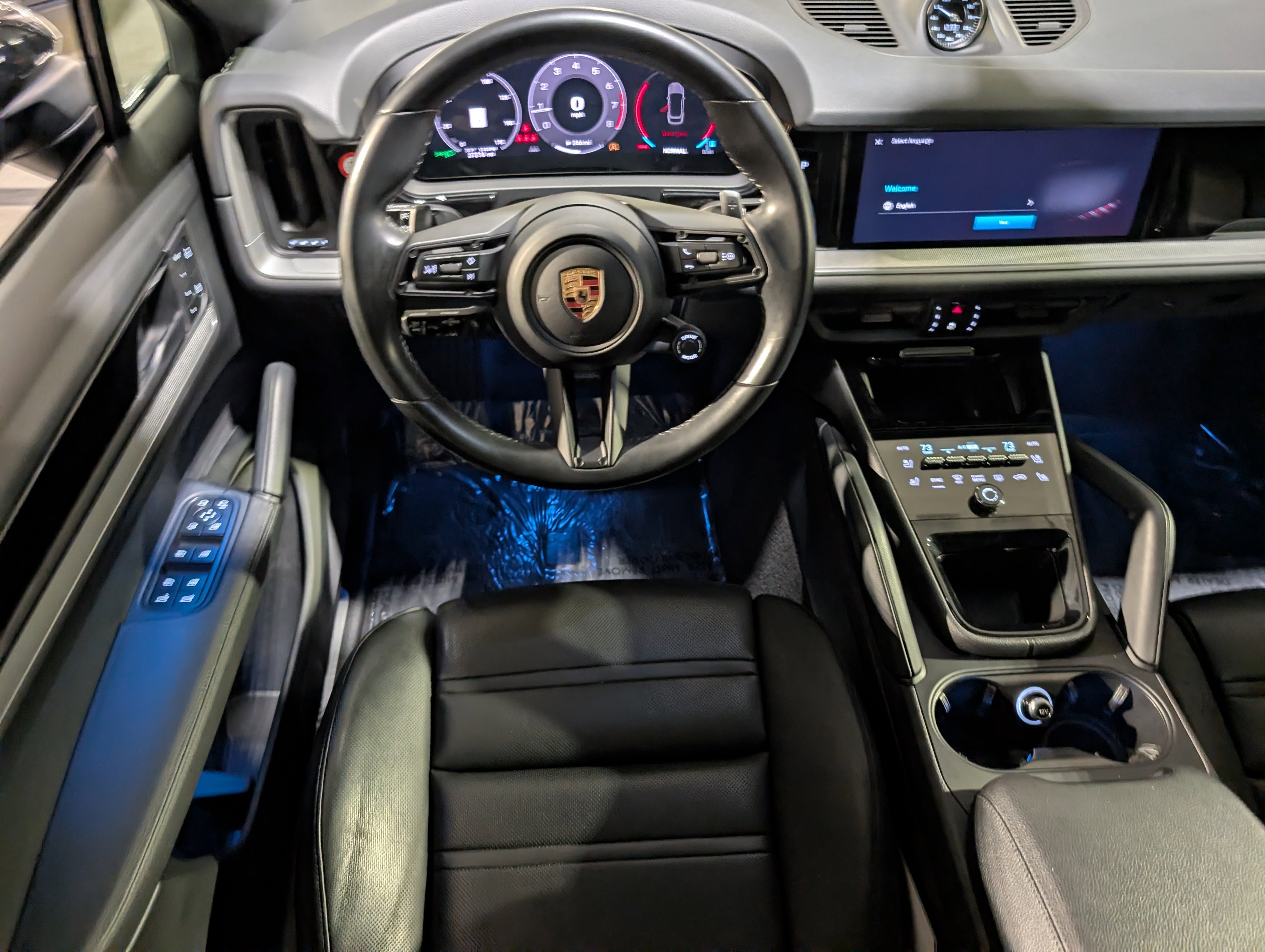Certified 2024 Porsche Cayenne Coupe image 6