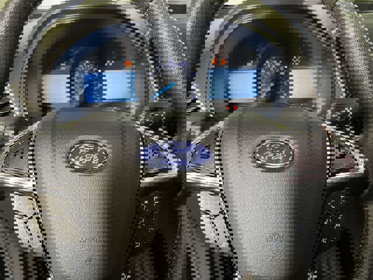 Used 2024 Ford Edge SEL image 16