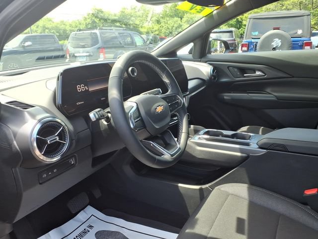 Used 2026 Chevrolet Equinox EV LT w/ Comfort Package AWD/4WD image 23